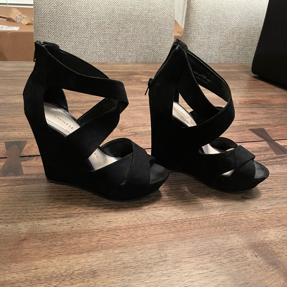 Black wedges size 5